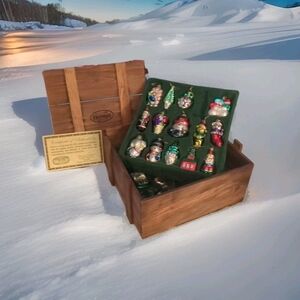 Thomas Pacconi Classics Museum Series Christmas Ornaments (30 pc)